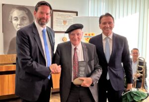 „Be a Mensch“: Auszeichnung für Stadt Gerasdorf und drei Gerasdorfer