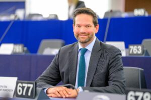 Stimmen zu Mandls Halbzeit im Europaparlament (2021/22)