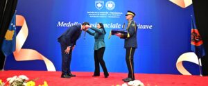 Mandl erhielt Auszeichnung der kosovarischen Staatspräsidentin